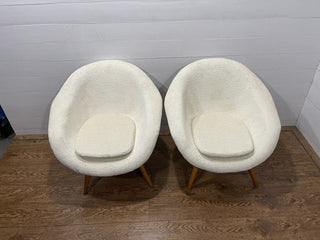 set of 2 vintage chairs by Miroslav Navratil - Really Old Shit