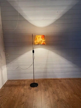 Vintage floor lamp adjustable in height - Really Old Shit